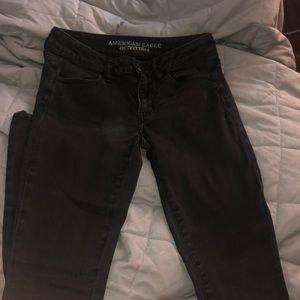 American Eagle black jeans size 6 low rise